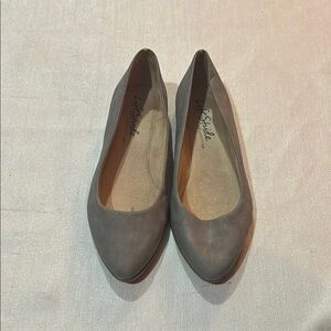 Life Stride Women's Gray Flats